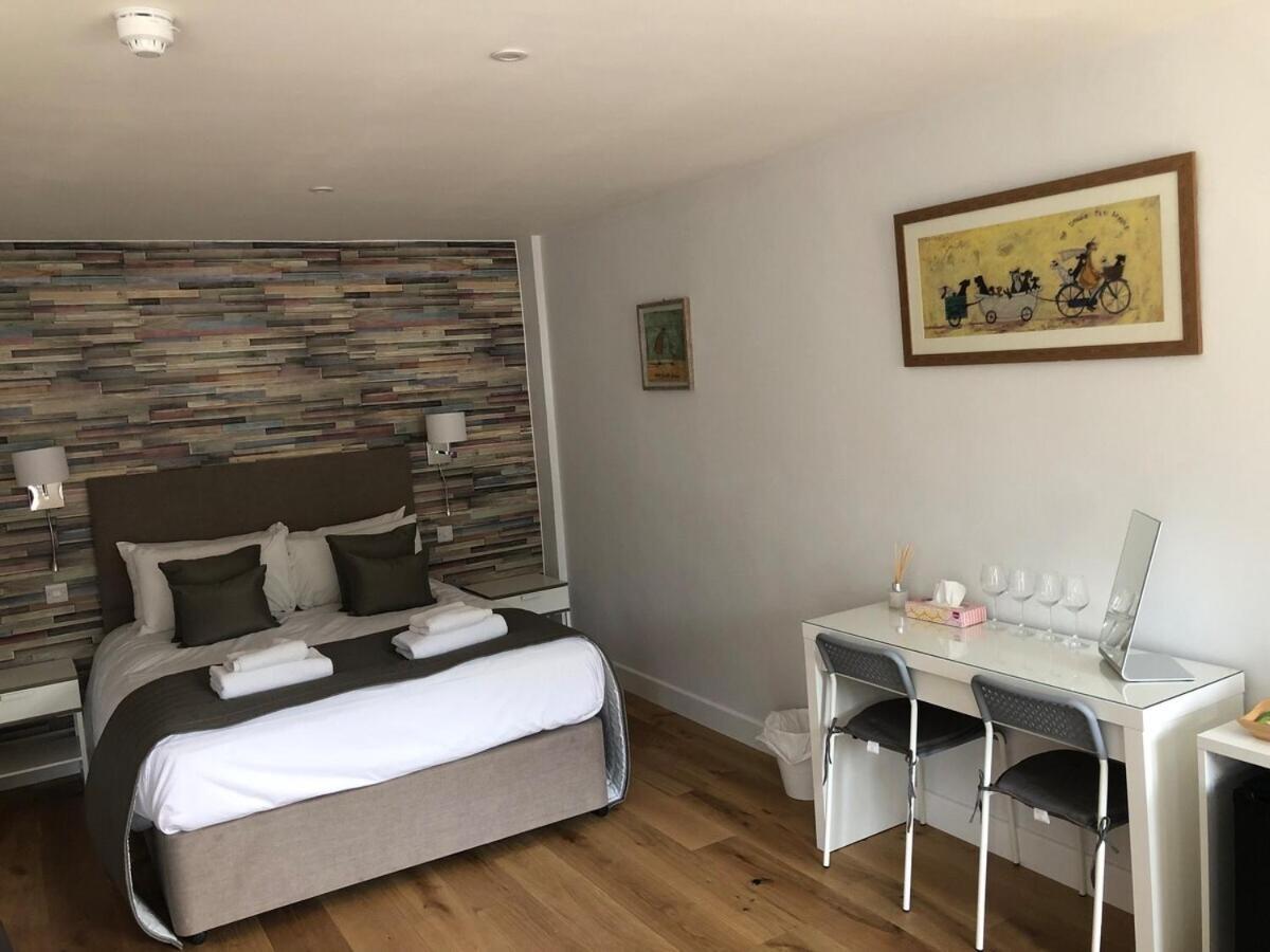 Hamilton Arms Suites Мидхерст Номер фото